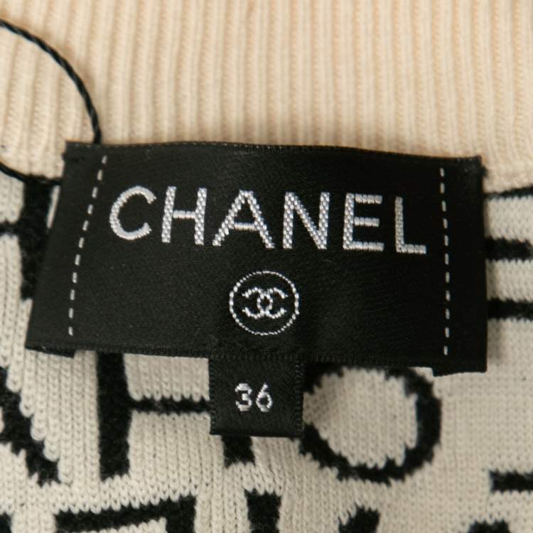 مملوكة مسبقًا Chanel Monochrome Logo Jacquard Wool Sweater S