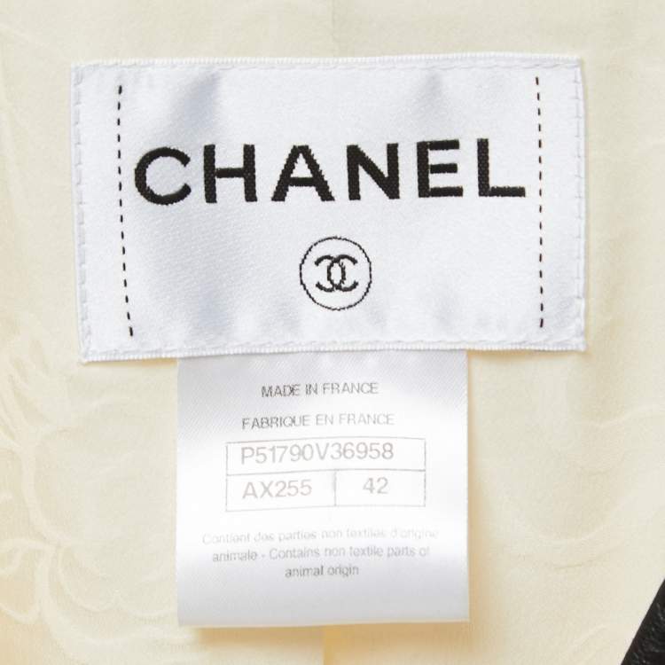 Pre Owned Chanel Cream Boucle Wool Leather Trimmed Salzburg Skirt Suit L/M