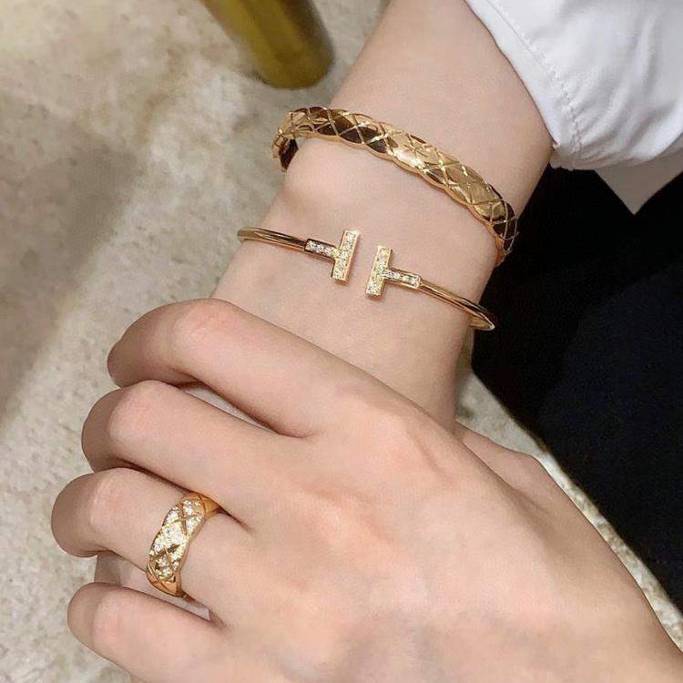 Pre Owned Chanel Coco Crush Wide 18K Rose Gold Bracelet Size S