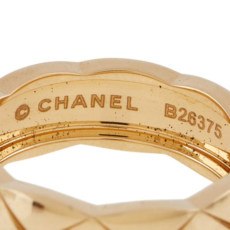 Pre Owned Chanel Coco Crush Quilted motif 18K Yellow Gold Small Version Band Ring 54