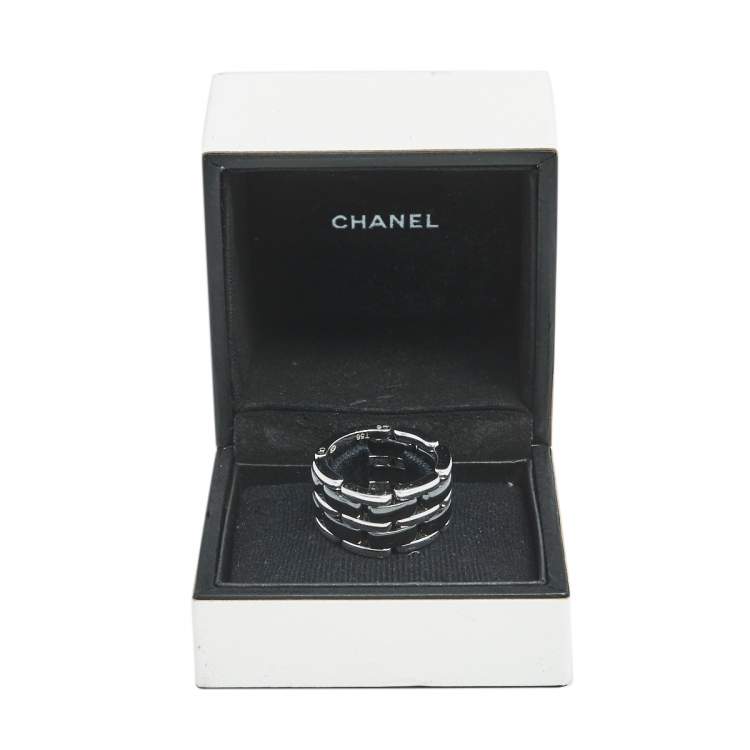 Pre Owned Chanel Ultra Black Ceramic 18K White Gold Ring Size 56