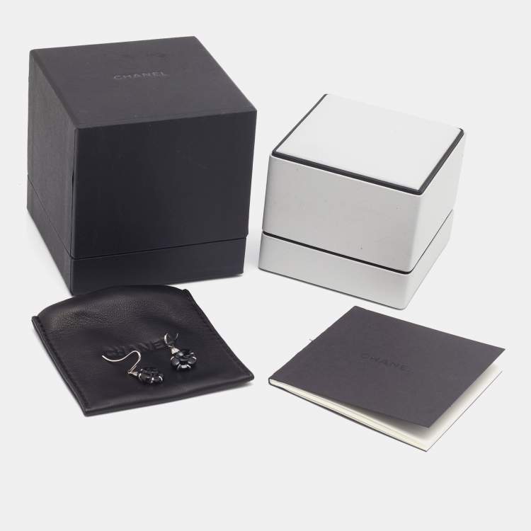 Pre Owned Chanel Camelia Sculpte Onyx Diamond 18k White Gold Hook Earrings