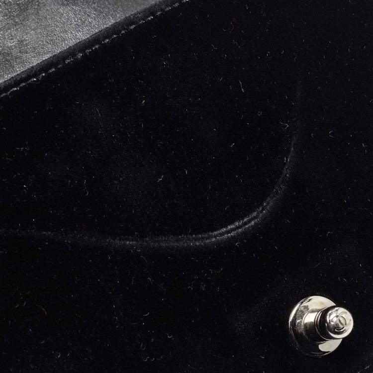 Pre Owned Chanel Black Quilted Velvet Medium Boy Flap Bag