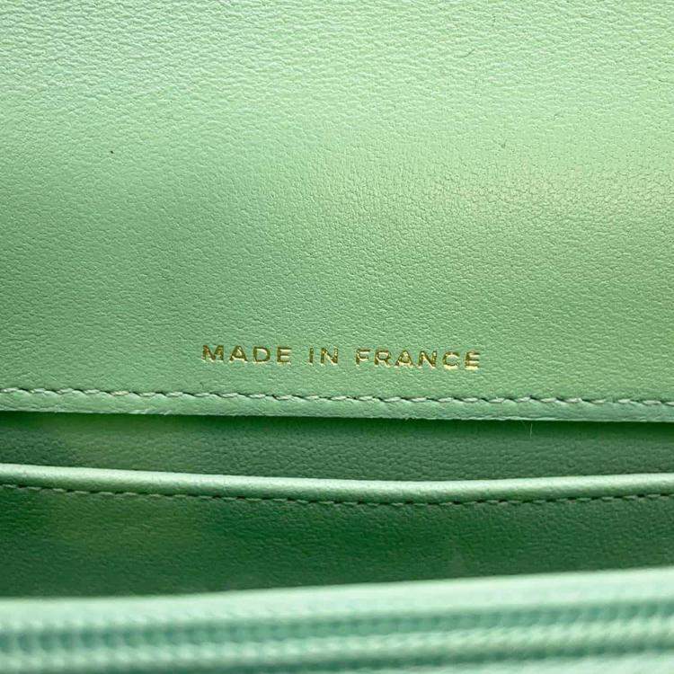 Pre Owned Chanel Green Lambskin Leather Flap Phone Case Shoulder Bag