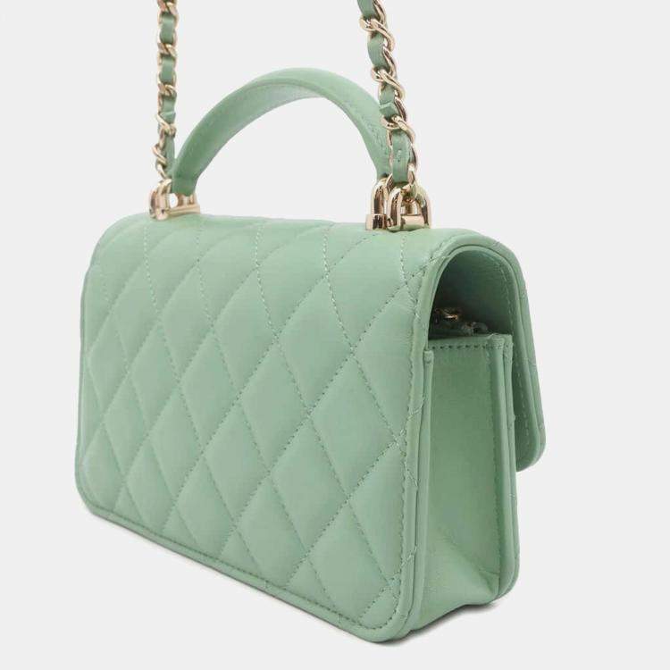 Pre Owned Chanel Green Lambskin Leather Flap Phone Case Shoulder Bag