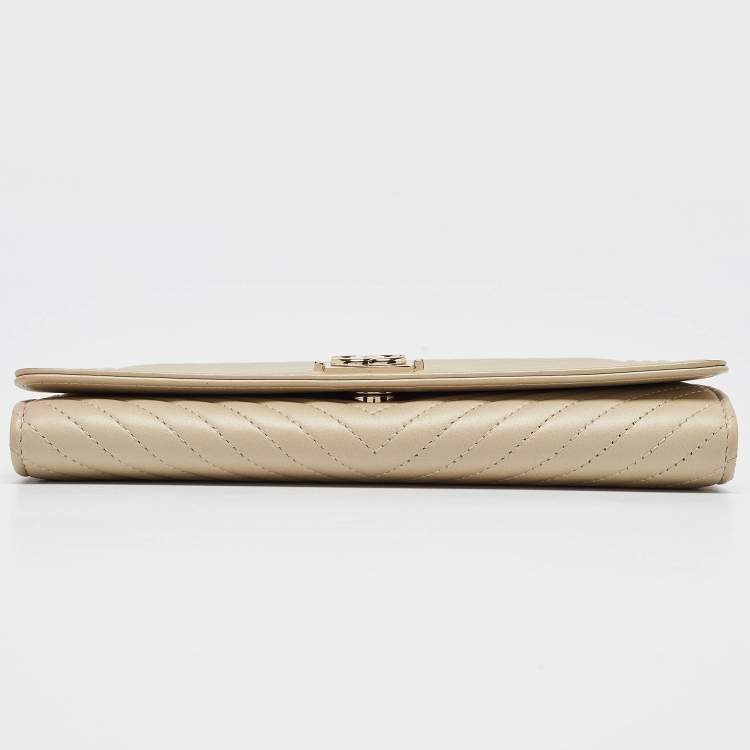 Pre Owned Chanel Cream Quilted Leather Boy Wallet On Chain