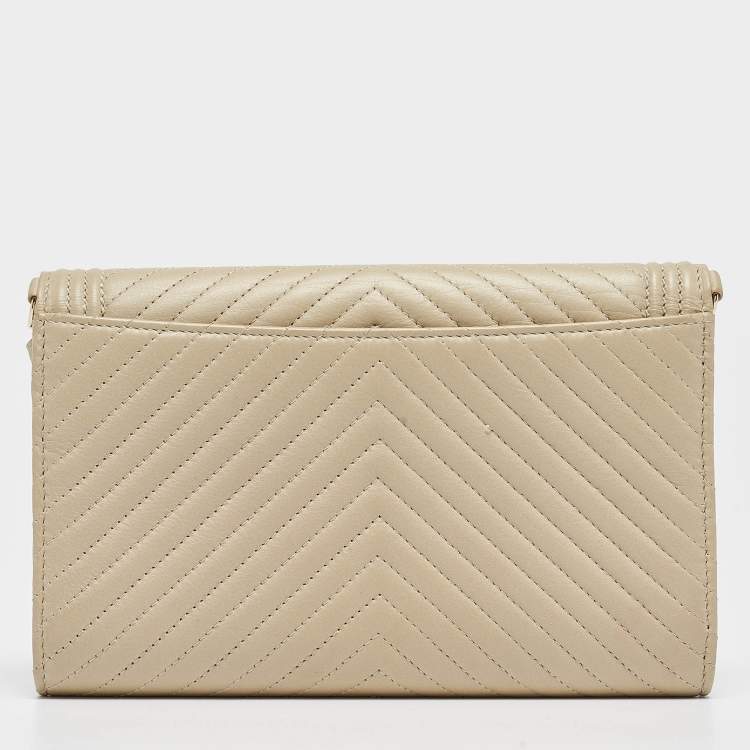 Pre Owned Chanel Cream Quilted Leather Boy Wallet On Chain