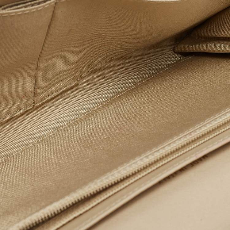 Pre Owned Chanel Cream Quilted Leather Boy Wallet On Chain