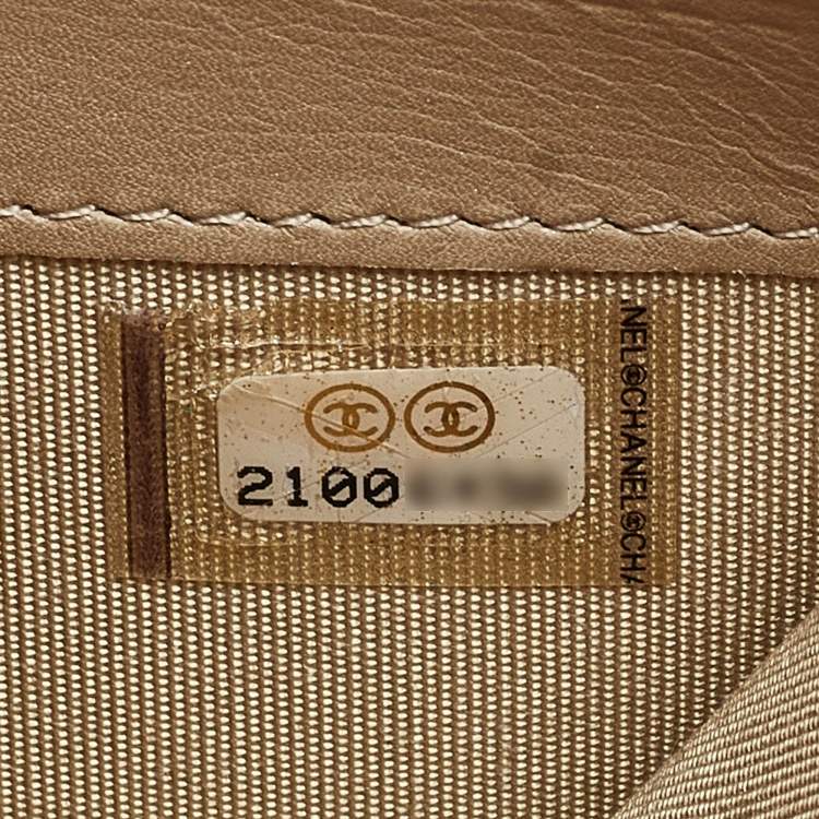 Pre Owned Chanel Cream Quilted Leather Boy Wallet On Chain