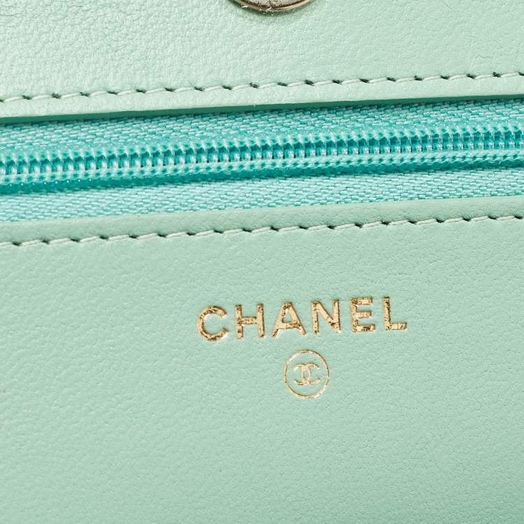 Pre Owned Chanel Light Green Quilted Leather CC Wallet on Chain
