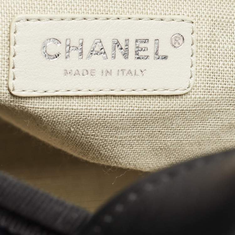 Pre Owned Chanel Navy Blue/Black Canvas Small Deauville Tote
