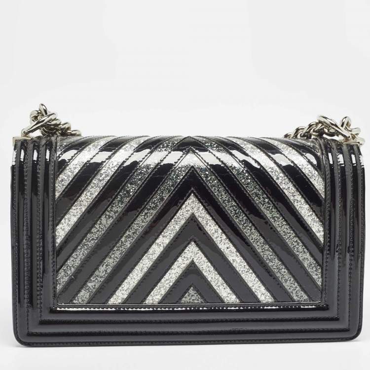 Pre Owned Chanel Black/Silver Chevron Patent Leather Medium Boy Flap Bag