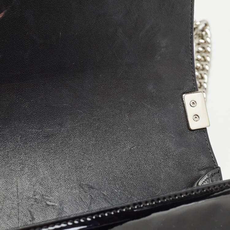 Pre Owned Chanel Black/Silver Chevron Patent Leather Medium Boy Flap Bag