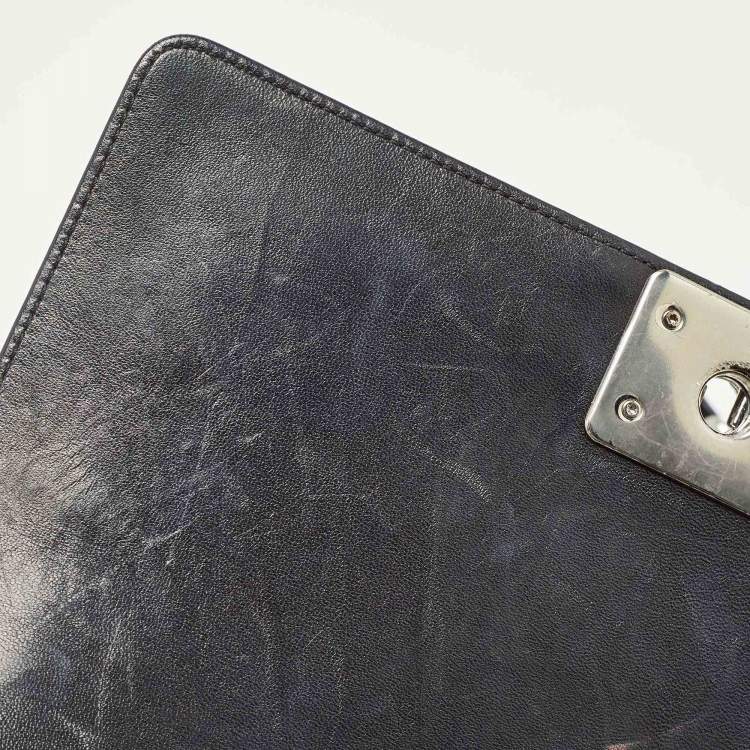 Pre Owned Chanel Black/Silver Chevron Patent Leather Medium Boy Flap Bag