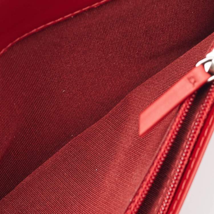 Pre Owned Chanel Dark Red Quilted Caviar Leather Boy Yen Wallet