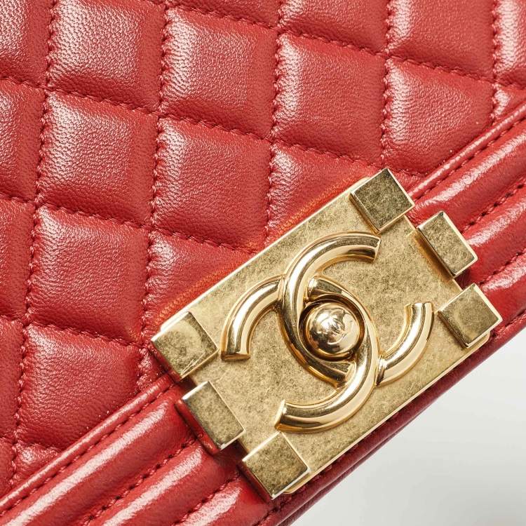 Pre Owned Chanel Red Quilted Leather Medium Boy Flap Bag