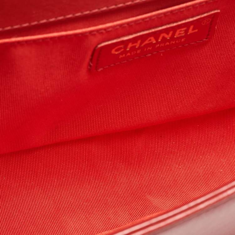 Pre Owned Chanel Red Quilted Leather Medium Boy Flap Bag