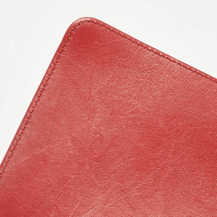 Pre Owned Chanel Red Quilted Leather Medium Boy Flap Bag