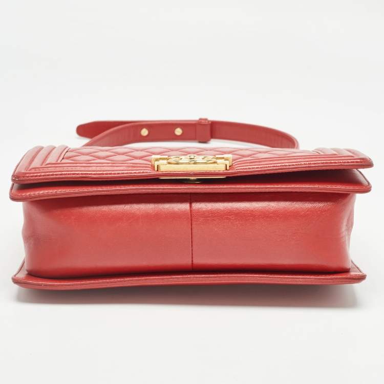 Pre Owned Chanel Red Quilted Leather Medium Boy Flap Bag