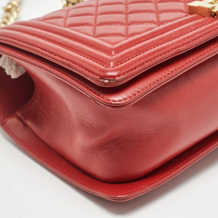 Pre Owned Chanel Red Quilted Leather Medium Boy Flap Bag