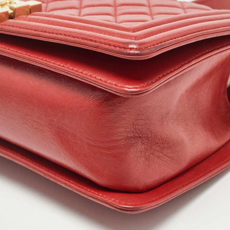 Pre Owned Chanel Red Quilted Leather Medium Boy Flap Bag