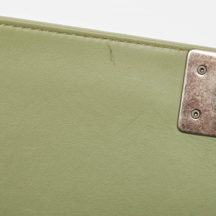 Pre Owned Chanel Green Chevron Leather Medium Boy Flap Bag