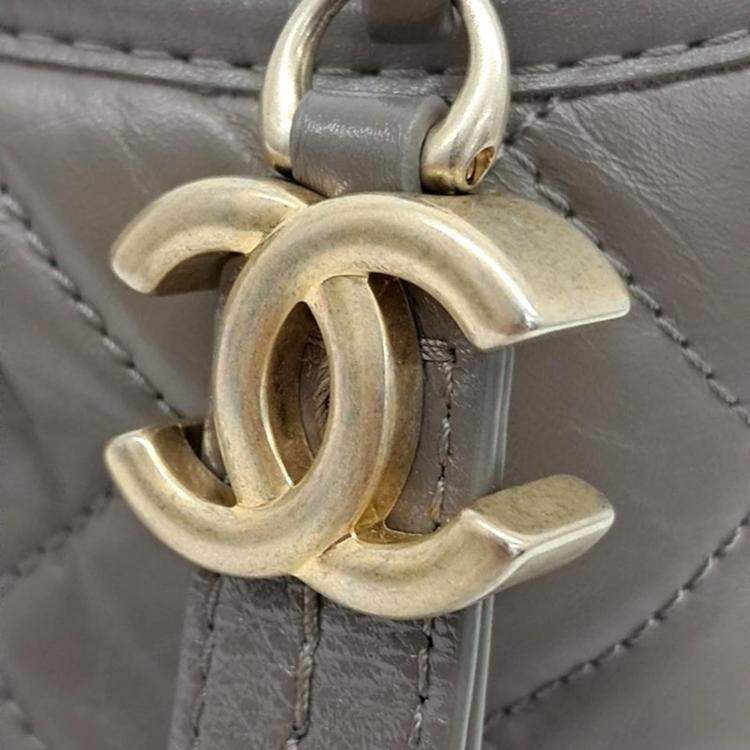Pre Owned Chanel Grey Leather Gabrielle Small Hobo Bag 
