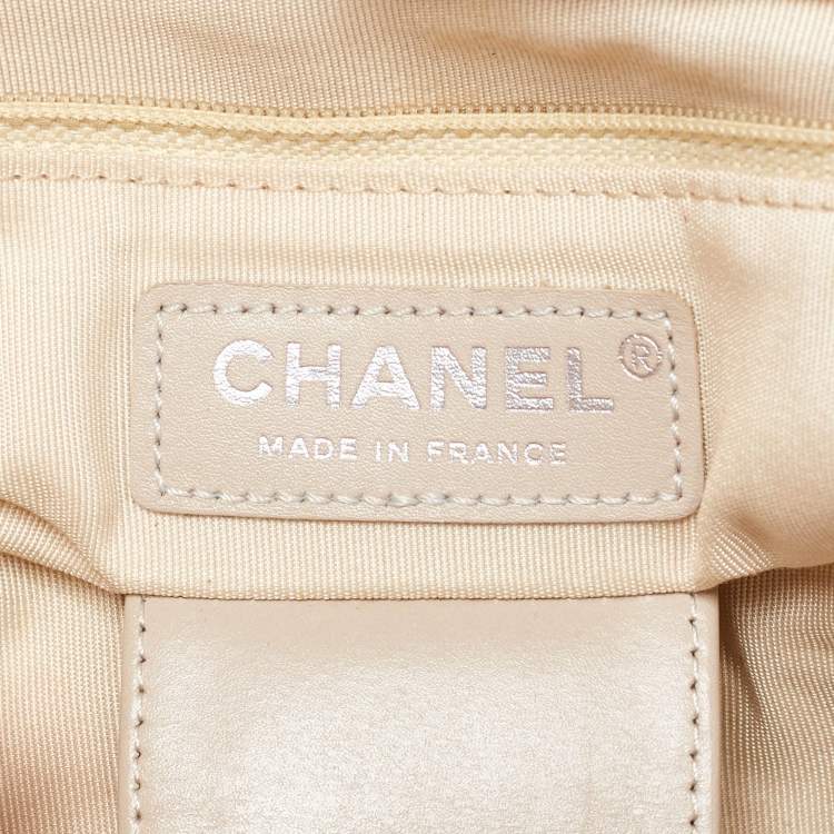 Pre Owned Chanel Multicolor Printed Canvas Flower Power Messenger Bag
