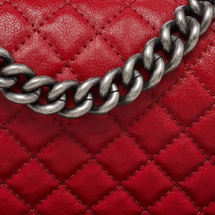Pre Owned Chanel Red Quilted Leather Medium Chain Around Boy Flap Bag
