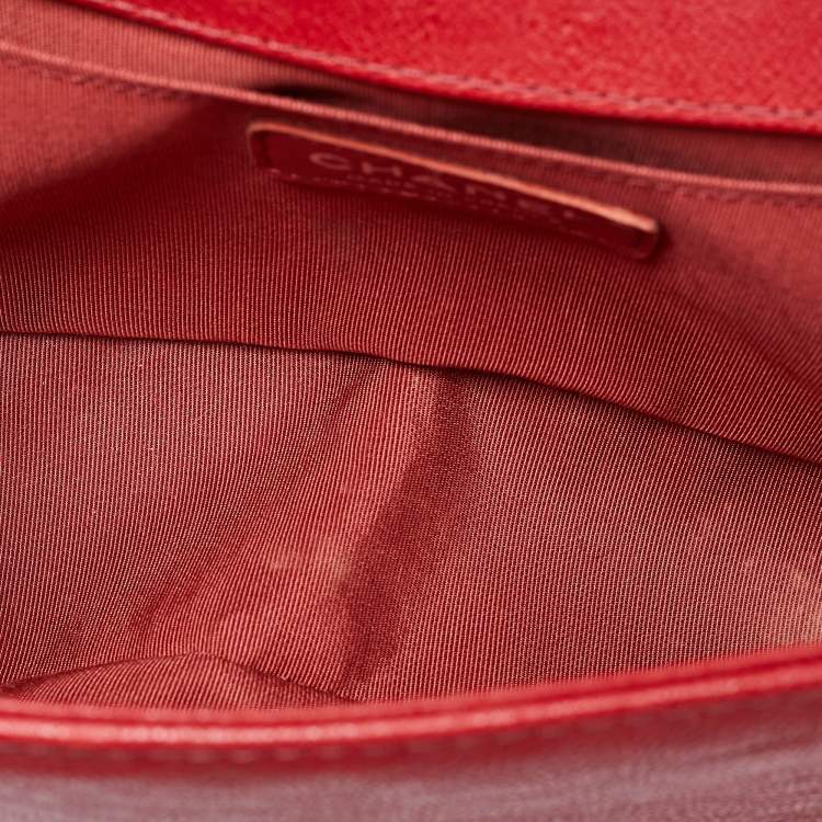 Pre Owned Chanel Red Quilted Leather Medium Chain Around Boy Flap Bag