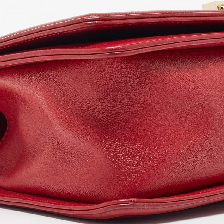 Pre Owned Chanel Red Chevron Leather Medium Boy Flap Bag