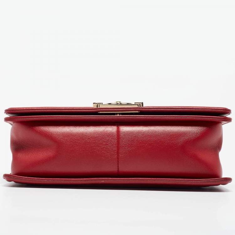 Pre Owned Chanel Red Chevron Leather Medium Boy Flap Bag