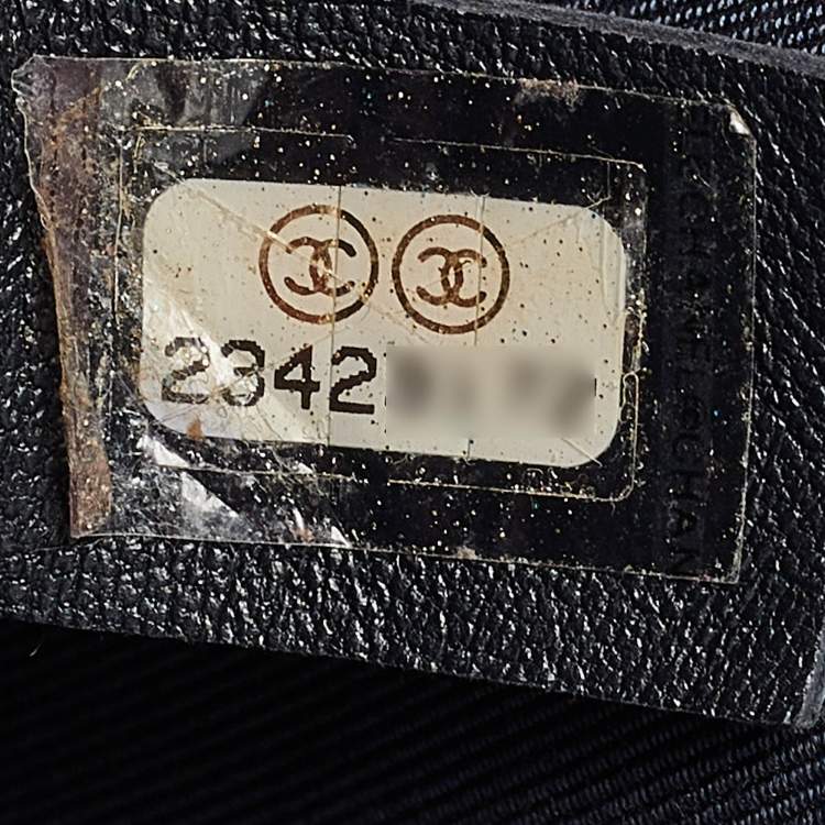 Pre Owned Chanel Red Chevron Leather Medium Boy Flap Bag