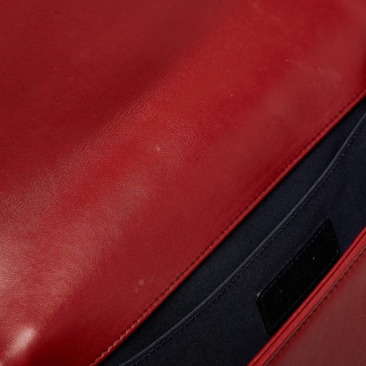 Pre Owned Chanel Red Chevron Leather Medium Boy Flap Bag