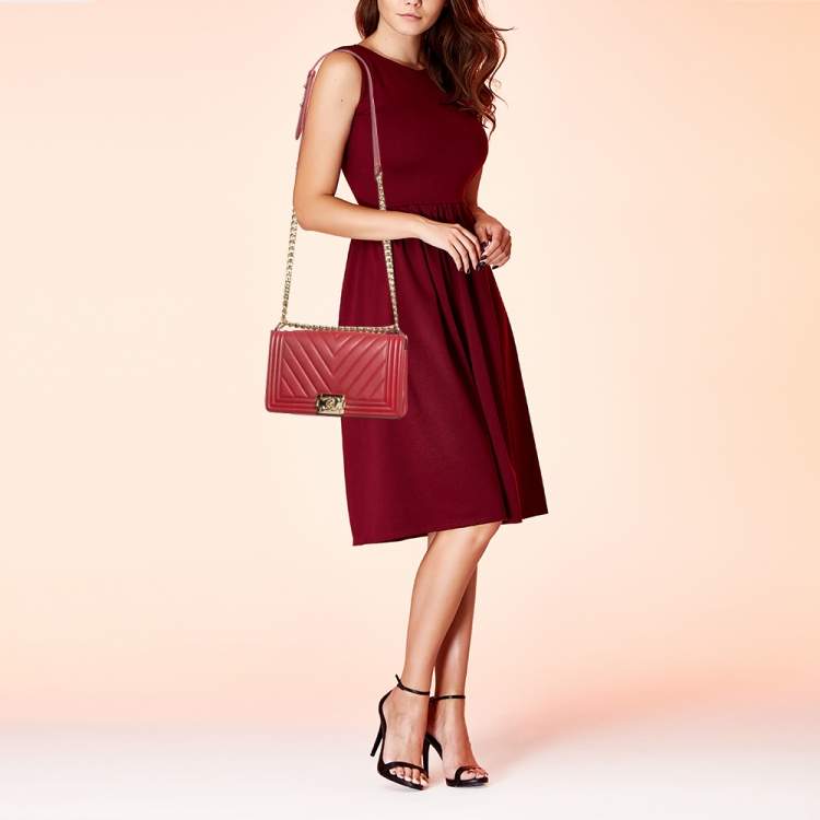 Pre Owned Chanel Red Chevron Leather Medium Boy Flap Bag