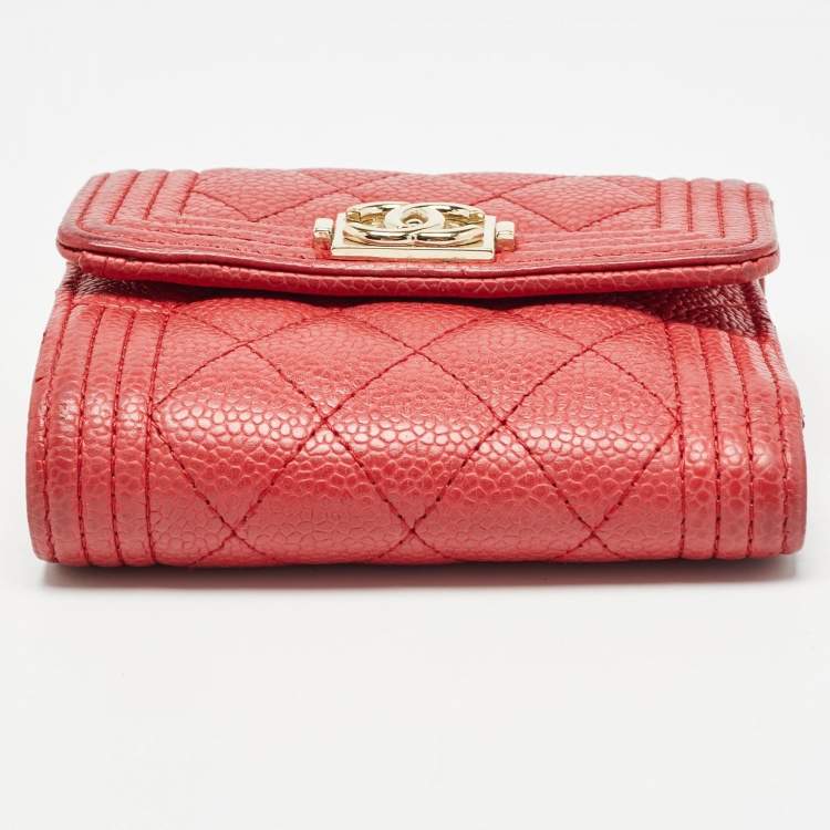 Pre Owned Chanel Red Quilted Caviar Leather Boy Compact Wallet