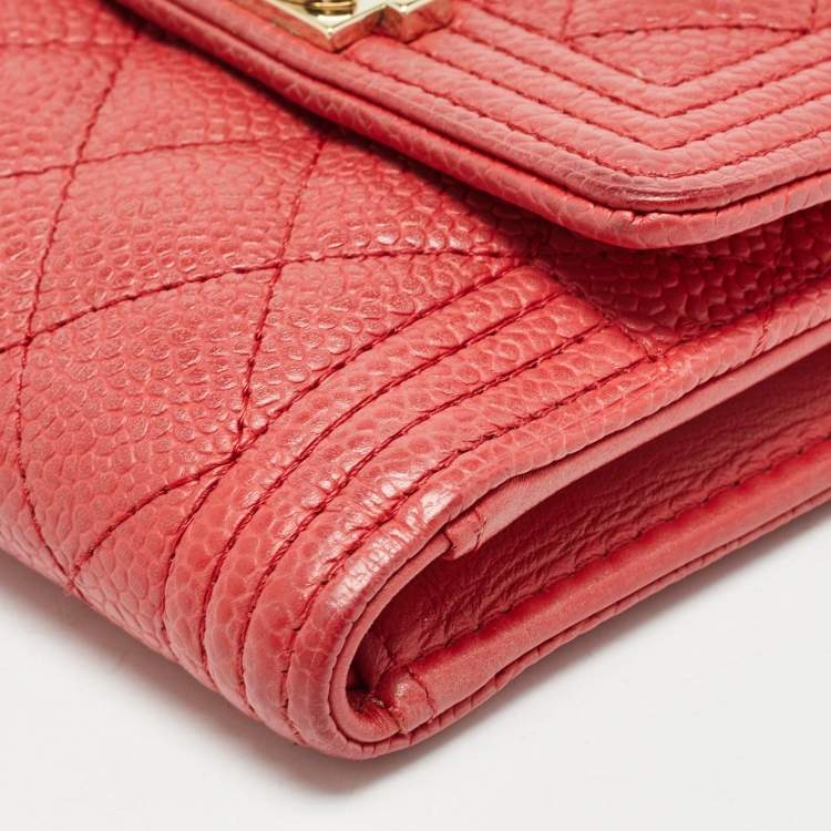 Pre Owned Chanel Red Quilted Caviar Leather Boy Compact Wallet
