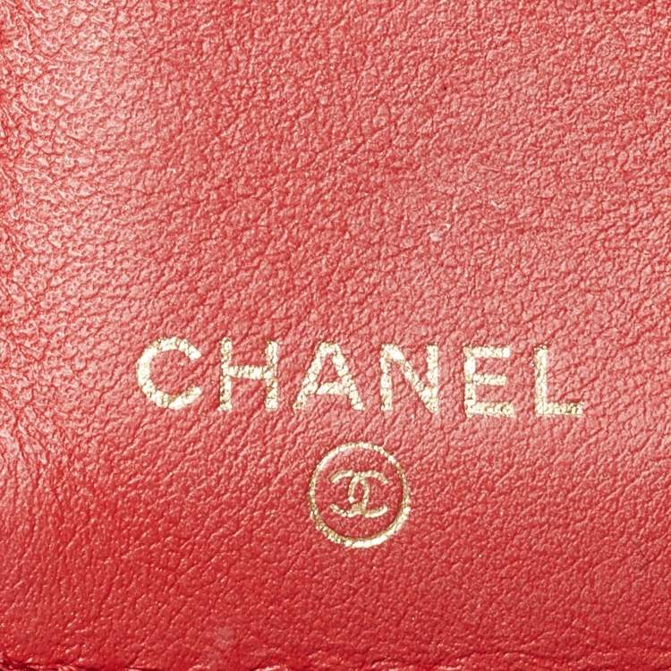 Pre Owned Chanel Red Quilted Caviar Leather Boy Compact Wallet