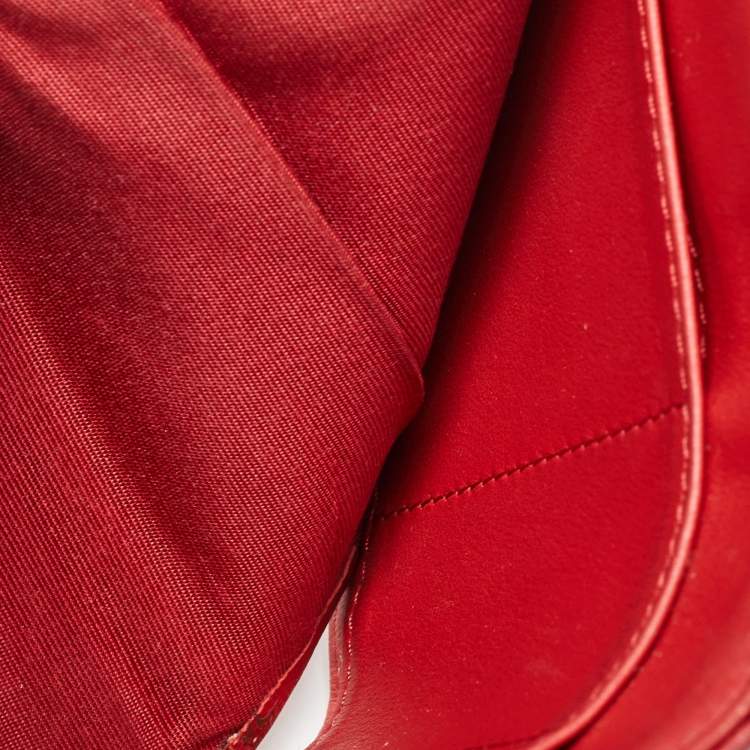 Pre Owned Chanel Red Quilted Caviar Leather Boy Compact Wallet