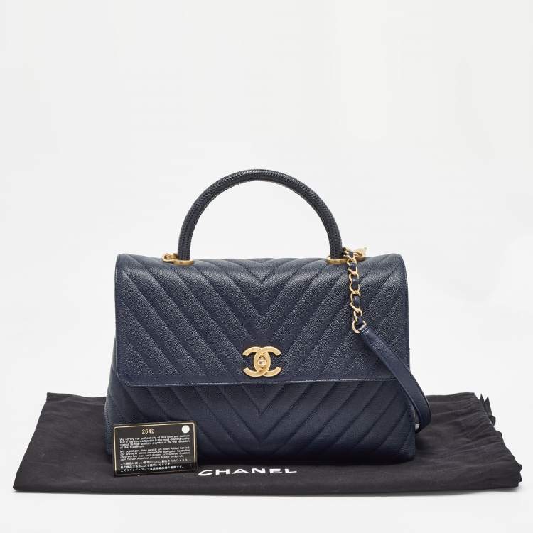 مملوكة مسبقًا Chanel Dark Blue Chevron Caviar Leather and Lizard Medium Coco Top Handle Bag
