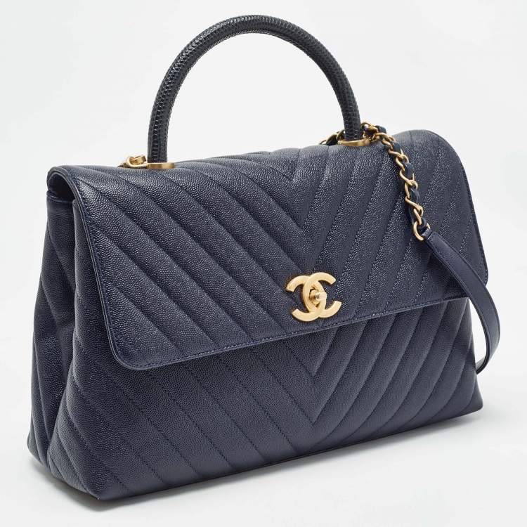 مملوكة مسبقًا Chanel Dark Blue Chevron Caviar Leather and Lizard Medium Coco Top Handle Bag