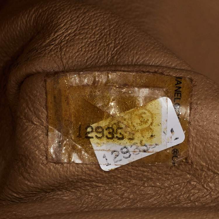 Pre Owned Chanel Gold Quilted Aged Leather Reissue 2.55 Classic 226 Flap Bag