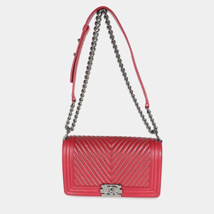 Pre Owned Chanel Burgundy Chevron Calfskin Chain Medium Boy Shoulder Bag