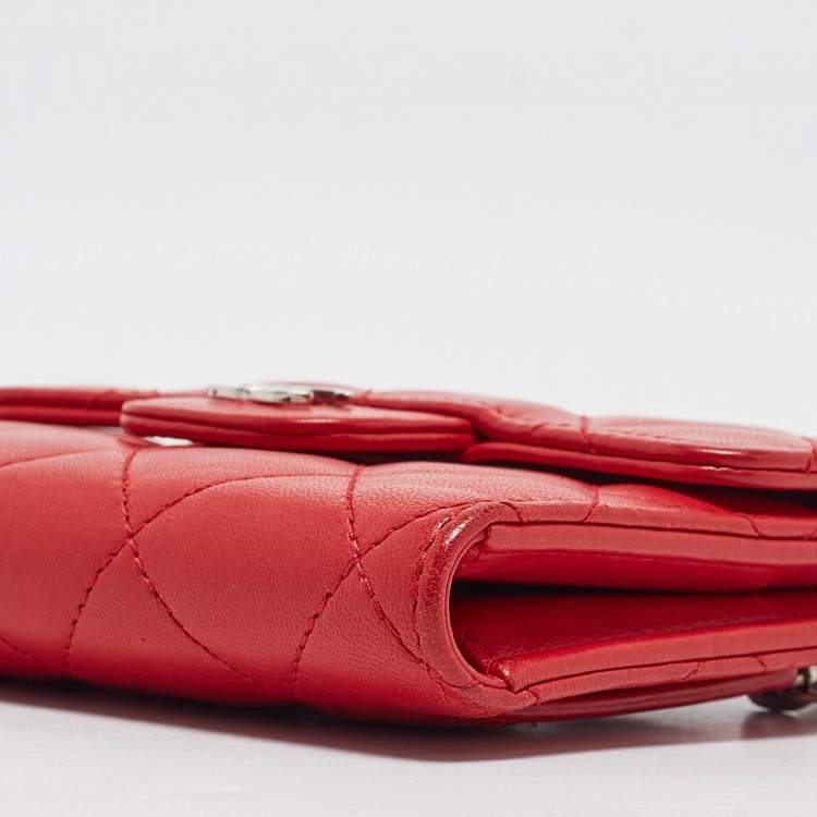 Pre Owned Chanel Red Quilted Leather CC Trifold Wallet