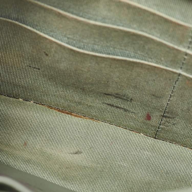 مملوكة مسبقًا Chanel Light Green Quilted Leather CC Wallet on Chain