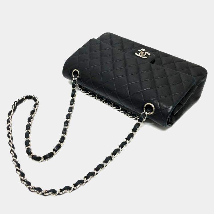 Pre Owned Chanel Black Leather Medium Classic Double Flap Shoulder Bags