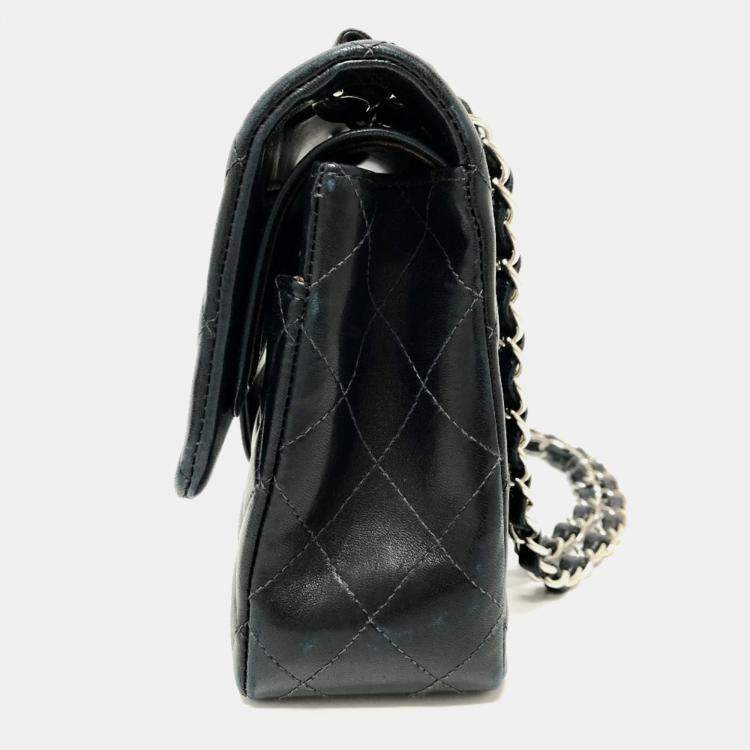 Pre Owned Chanel Black Leather Medium Classic Double Flap Shoulder Bags