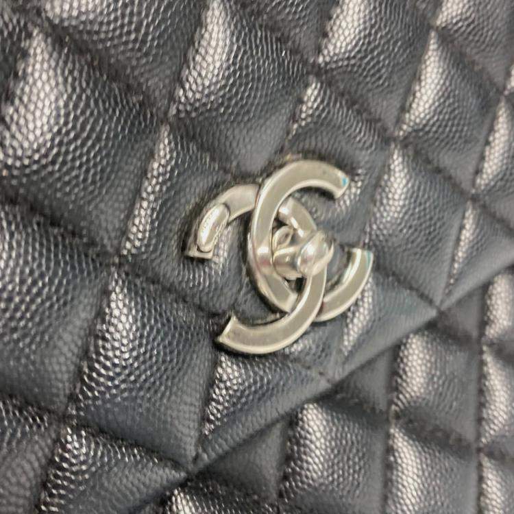 Pre Owned Chanel Black Leather Medium Coco Handle Top Handle Bag