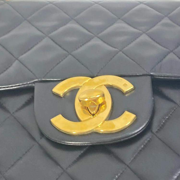 Pre Owned Chanel Black Quilted Lambskin Maxi Vintage Classic Single Flap Bag
