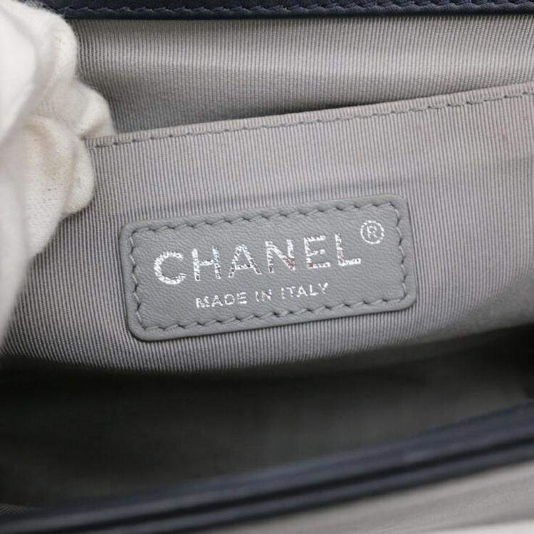 Pre Owned Chanel Navy Blue Lambskin Leather Medium Chevron Boy Shoulder Bag